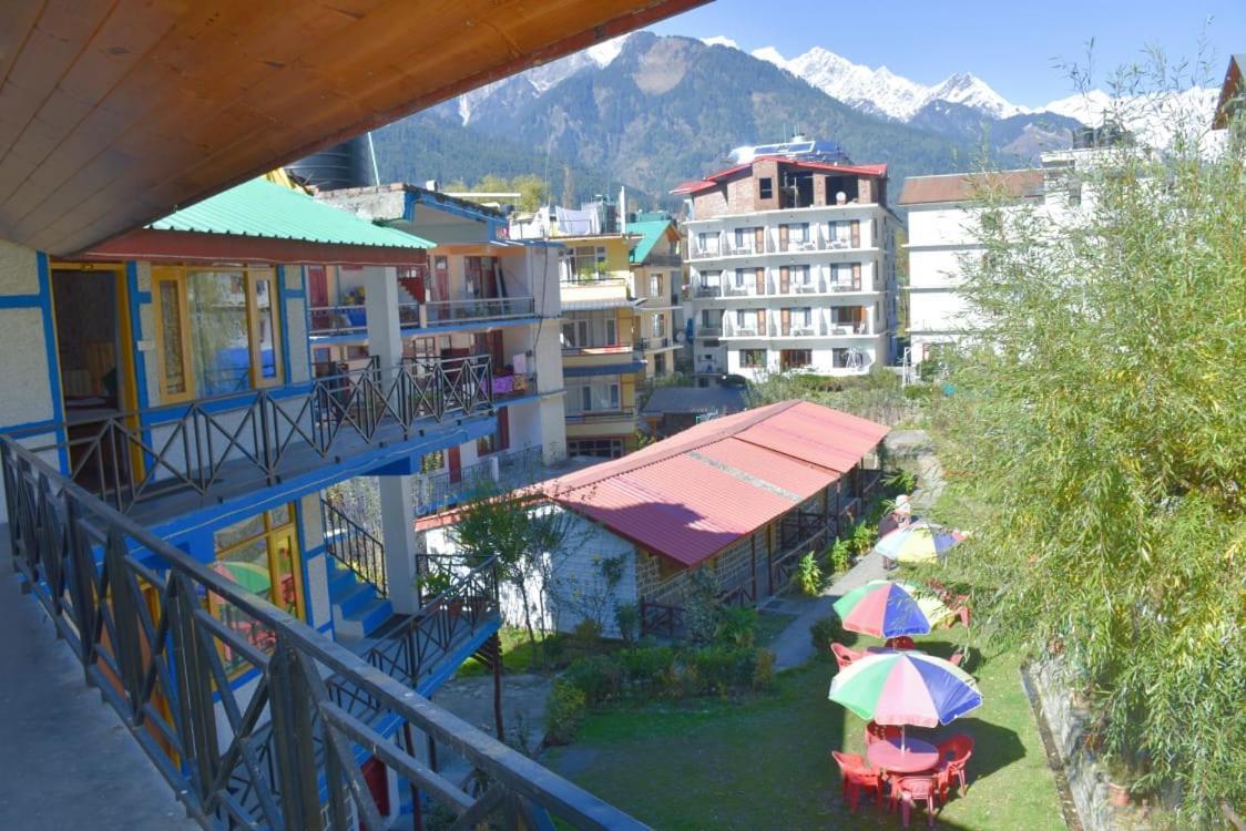 Hotel Seraj International Manāli Buitenkant foto