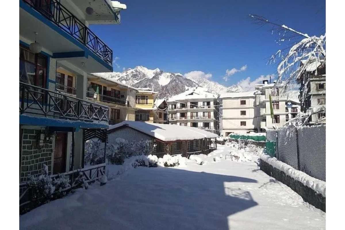 Hotel Seraj International Manāli Buitenkant foto